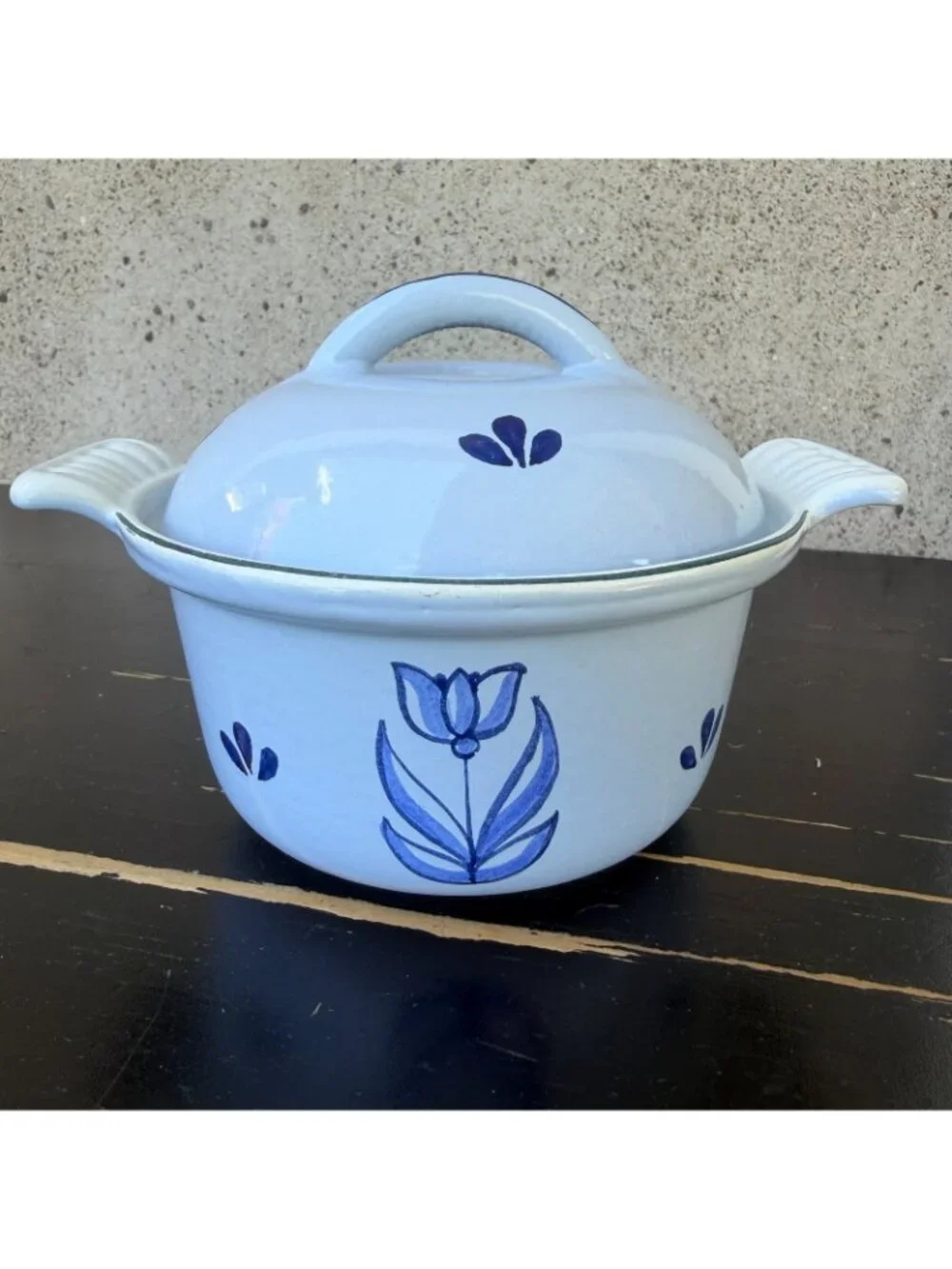 VTG #12 Holland Blue Tulip Enameled Cast Iron Casserole Dish Dutch Oven